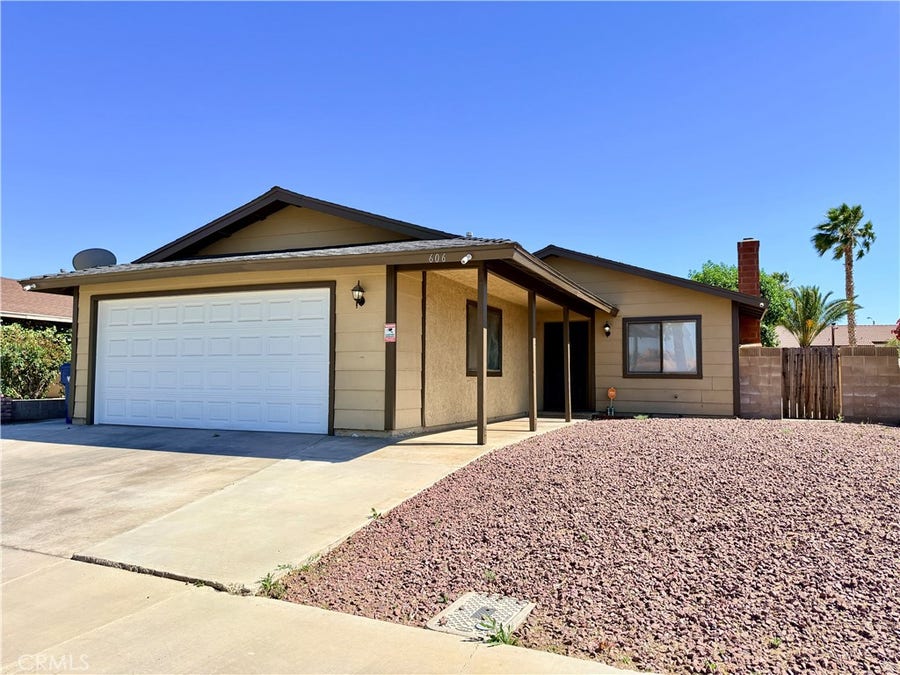 Property photo for 606 E Avenue J9, Lancaster, CA