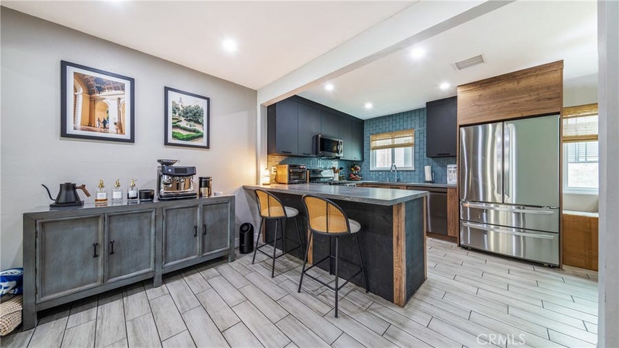 Property photo for 7422 Hazeltine, Van Nuys, CA