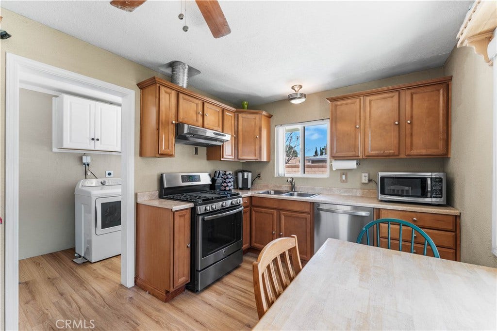 3333 W Avenue L4, Lancaster, CA 93536