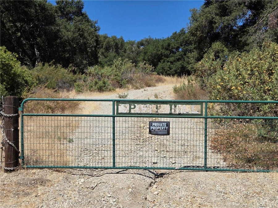 Property photo for 0 Pineview, Canyon Country, CA