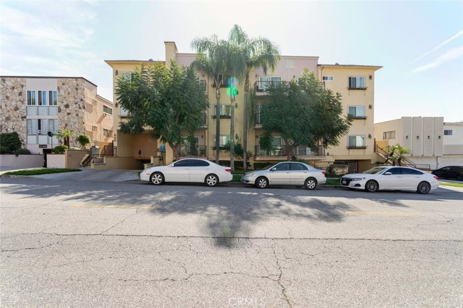 Property photo for 626 E Orange Grove Avenue, #204, Burbank, CA
