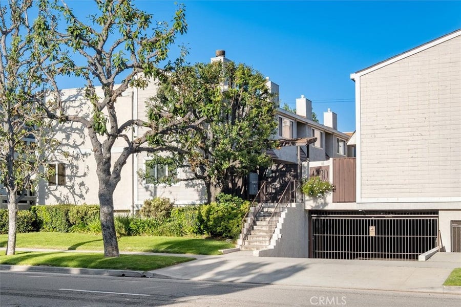 Property photo for 4230 Whitsett Avenue, #4, Studio City, CA