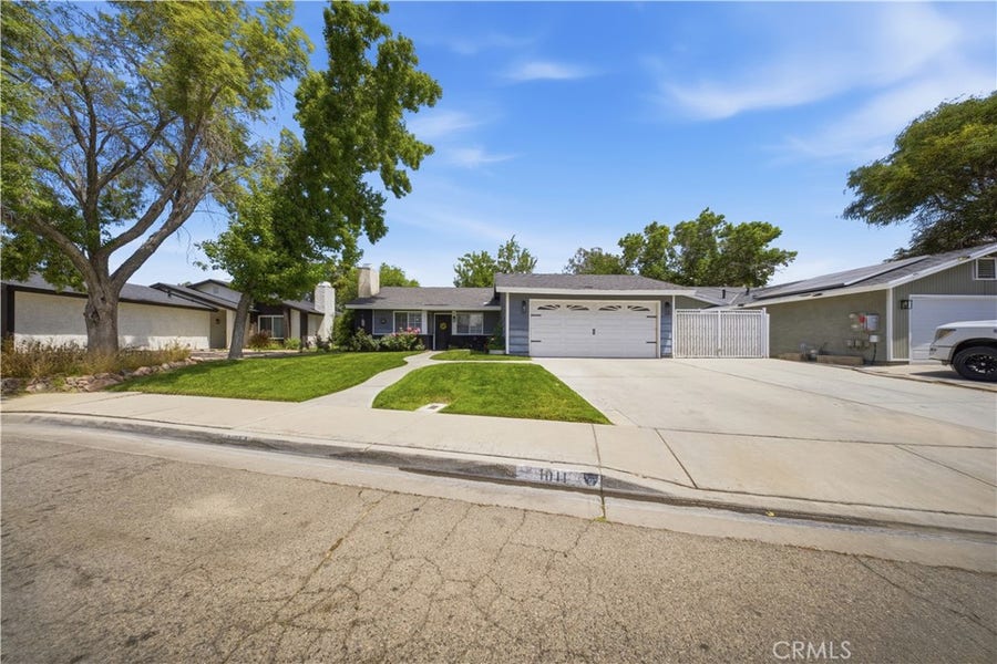 Property photo for 1011 Lightcap, Lancaster, CA