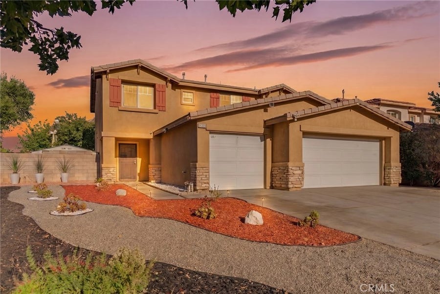 Property photo for 45320 Robinson Dr, Lancaster, CA