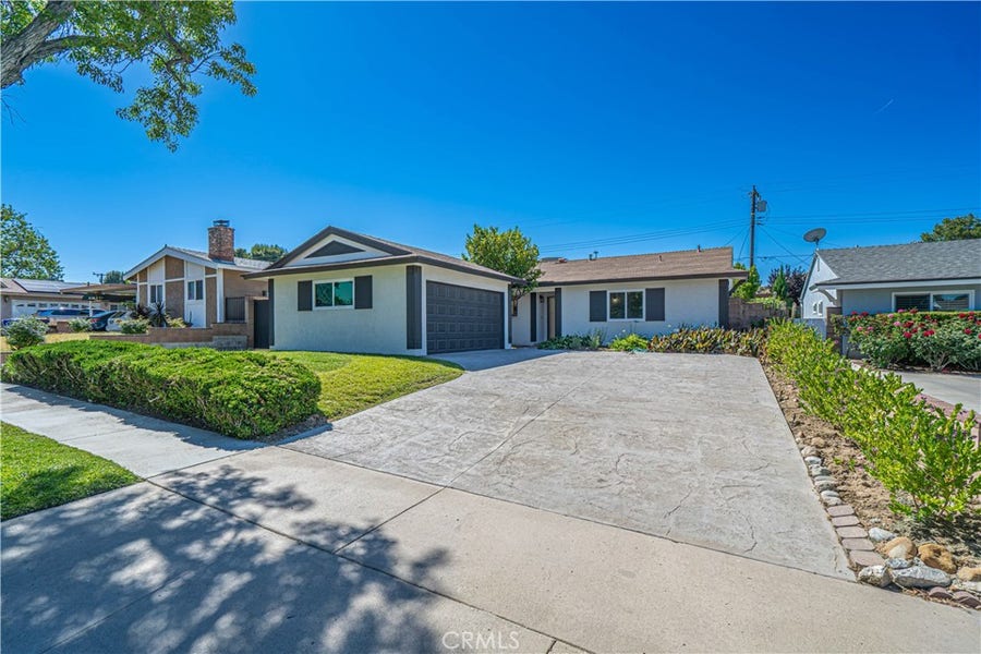 Property photo for 22514 Los Tigres, Saugus, CA