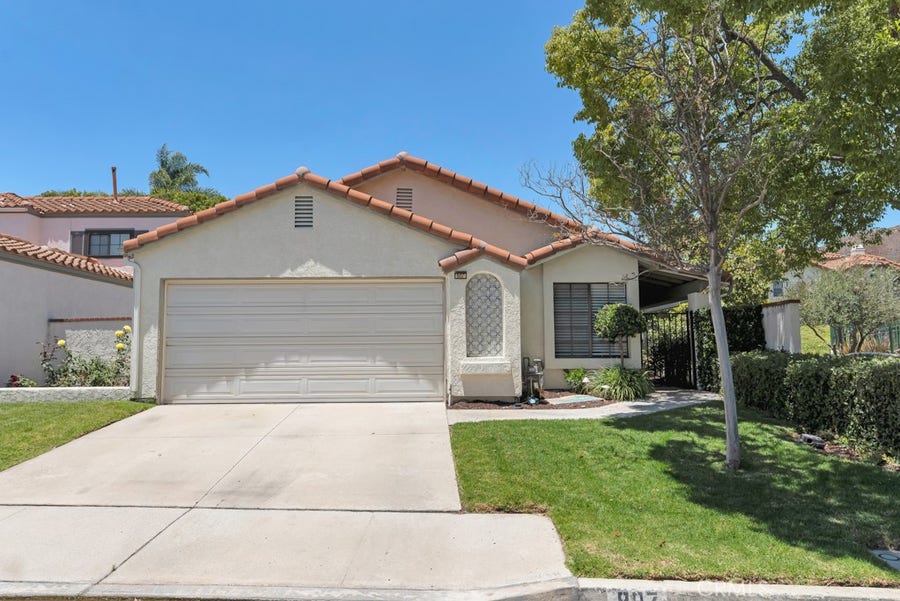 Property photo for 807 Links View Drive, Simi Valley, CA