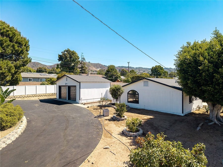 Property photo for 450 W Loop, Camarillo, CA