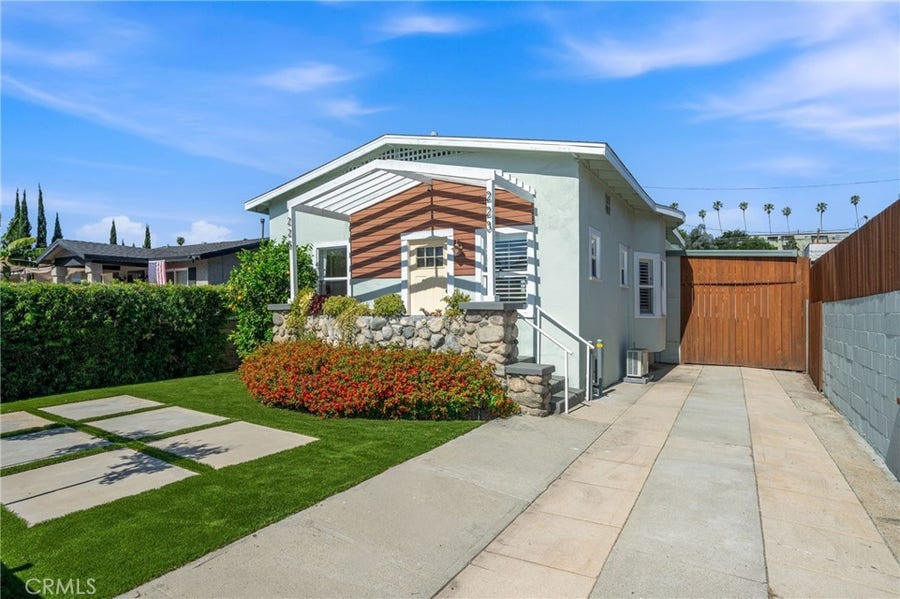 Property photo for 223 Chestnut Avenue, Los Angeles, CA