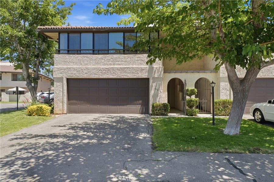 Property photo for 40019 Bluebird Lane, Palmdale, CA