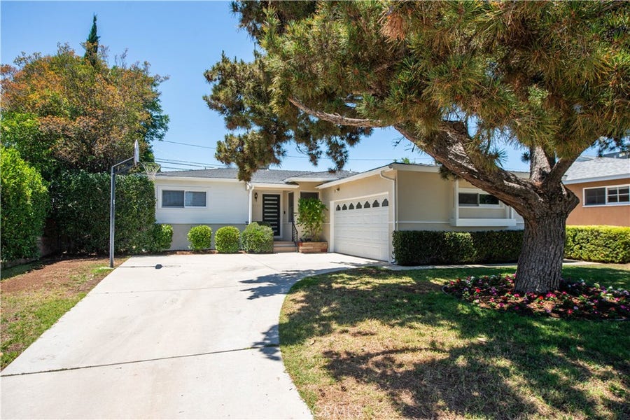 Property photo for 10143 Sophia, North Hills, CA