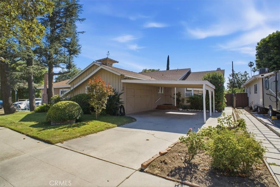 Property photo for 7007 Whitaker, Lake Balboa, CA