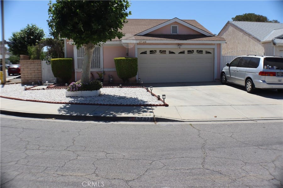Property photo for 37023 29th E, Palmdale, CA