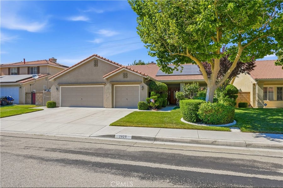 Property photo for 2825 Legends, Lancaster, CA