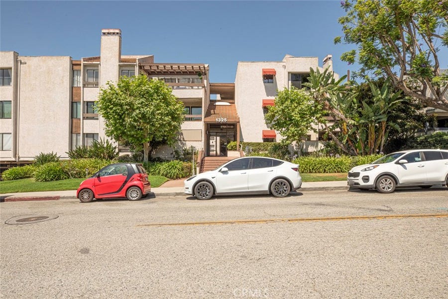 Property photo for 1325 Valley View Road, #301, Glendale, CA