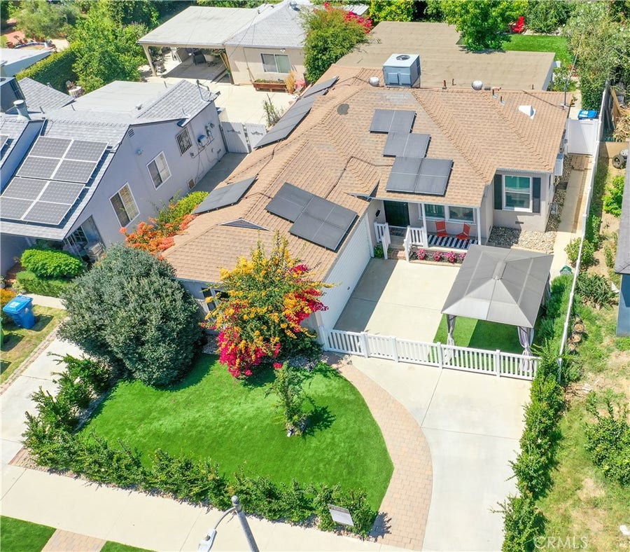 Property photo for 17415 Victory Boulevard, Lake Balboa, CA