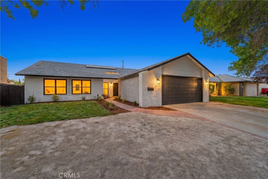 Property photo for 45116 Camolin Avenue, Lancaster, CA