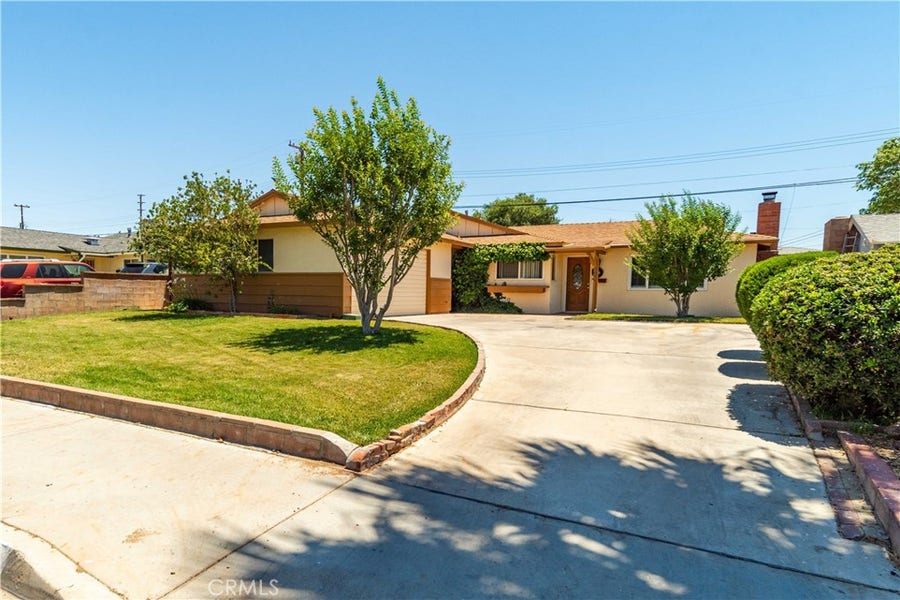 Property photo for 1026 W Avenue J9, Lancaster, CA
