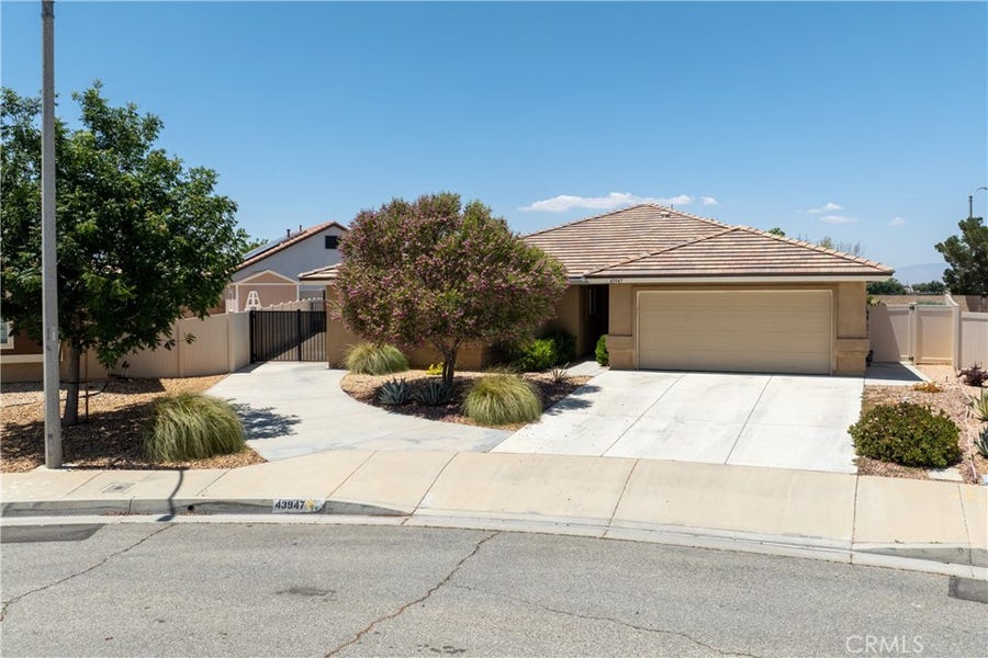 Property photo for 43947 Sondi, Lancaster, CA