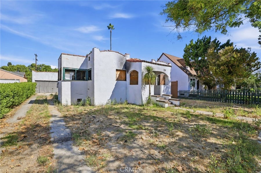 Property photo for 235 W Cedar Ave, Burbank, CA