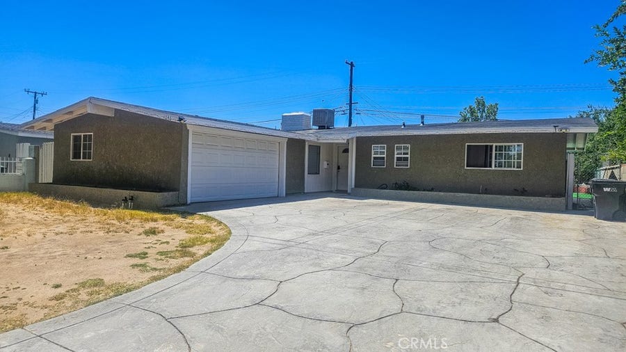 Property photo for 1046 W Holguin, Lancaster, CA