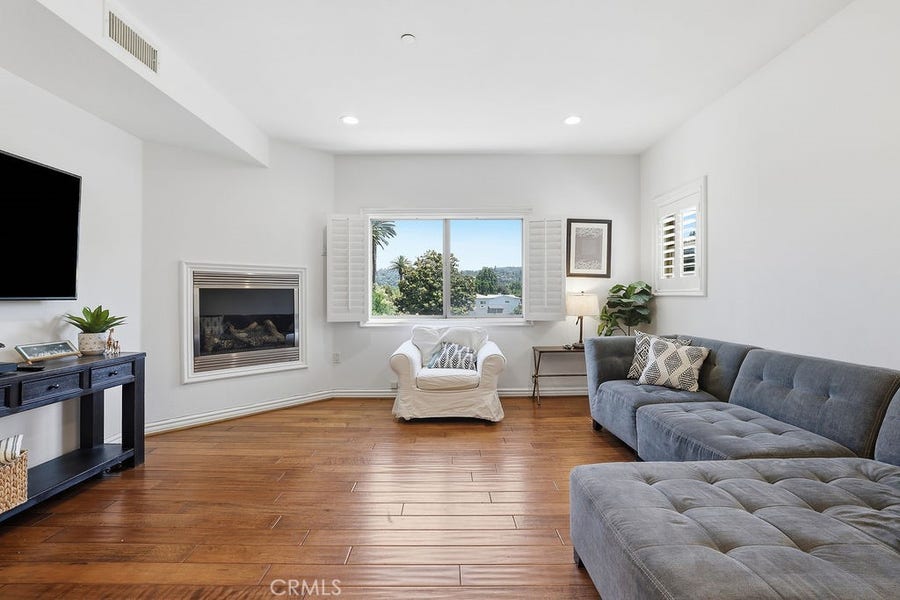 Property photo for 11504 Moorpark Street, #203, Studio City, CA