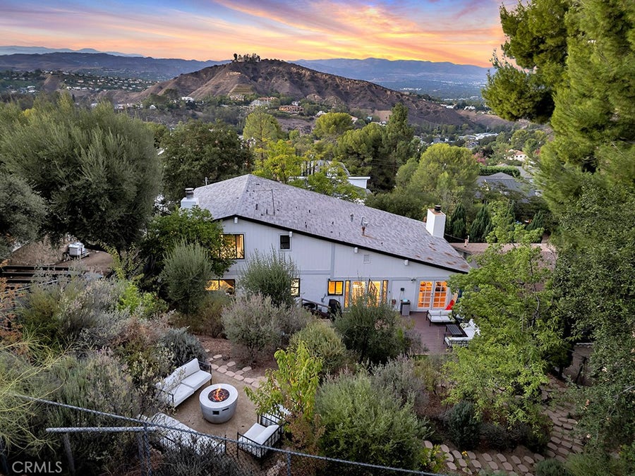 Property photo for 23680 Summit, Calabasas, CA