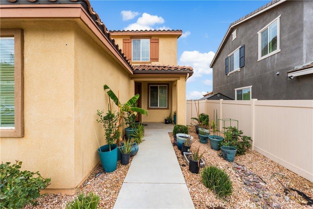 2821 Bracken Way, Palmdale, CA 93551