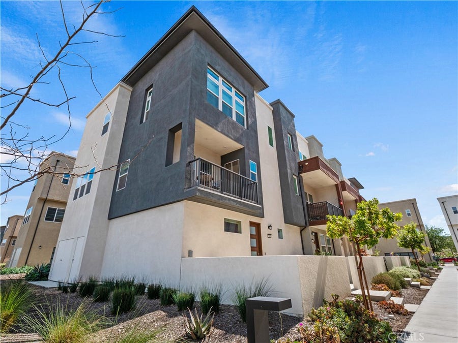 Property photo for 27013 Hummingbird Lane, Valencia, CA