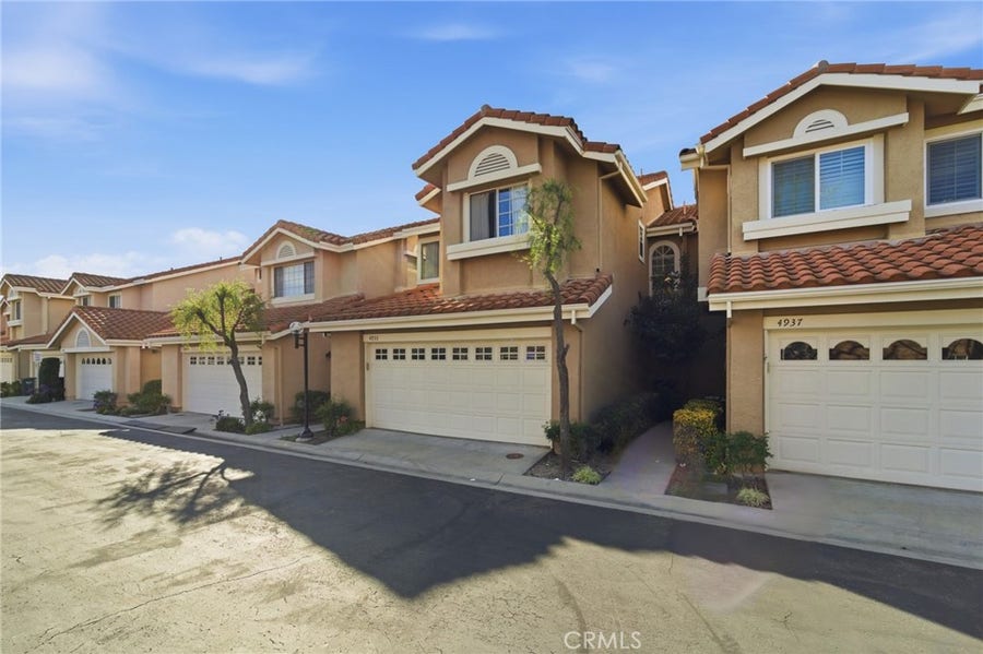 Property photo for 4933 Santo, Oak Park, CA