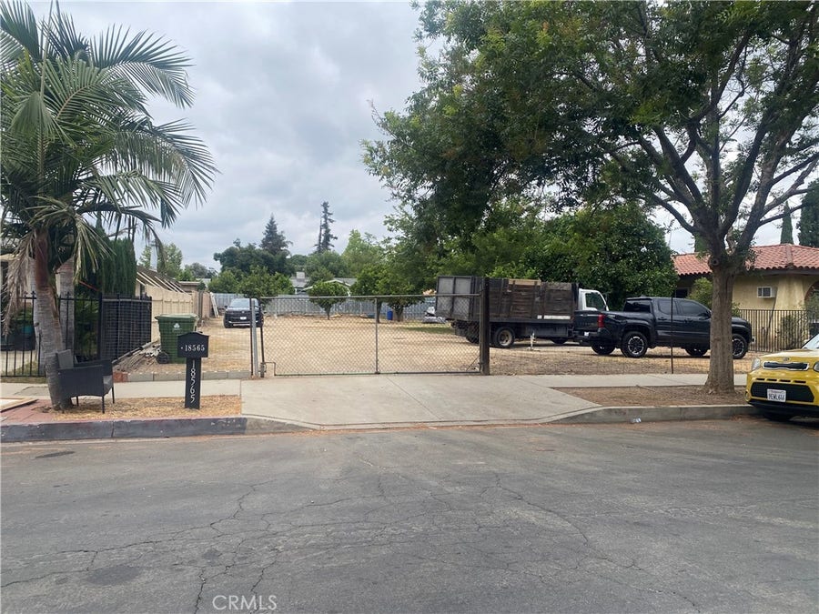 Property photo for 18565 Ingomar, Reseda, CA