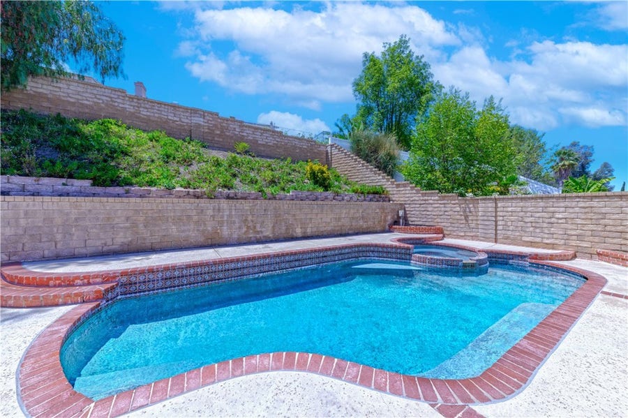 Property photo for 21452 Carol Sue, Saugus, CA