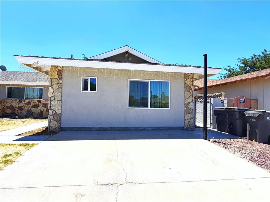 Property photo for 1530 W Kildare, Lancaster, CA