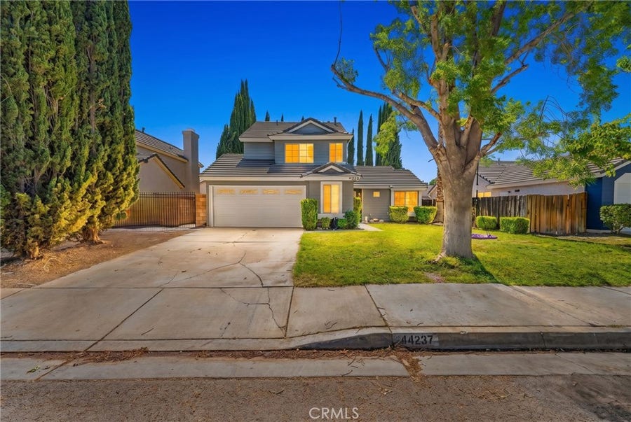 Property photo for 44237 Danya Ln, Lancaster, CA