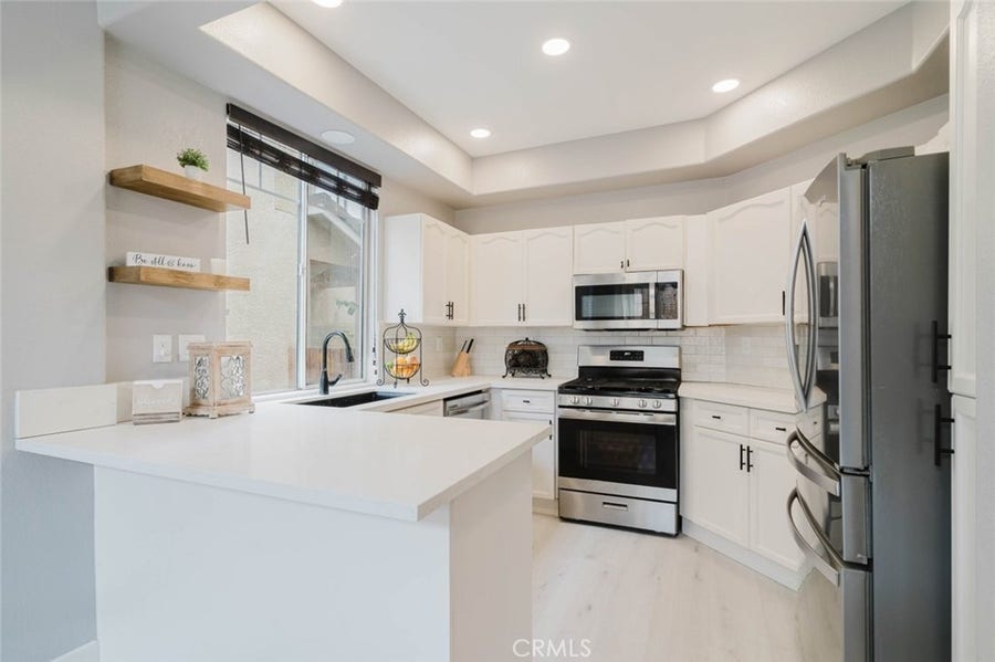 Property photo for 27631 Iris Place, Castaic, CA