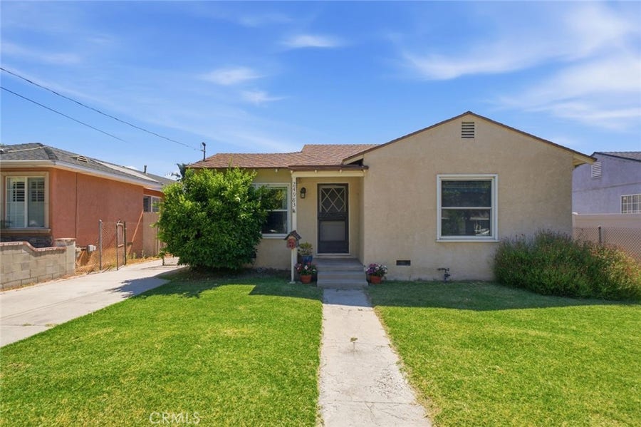 Property photo for 24983 Chestnut Street, Newhall, CA