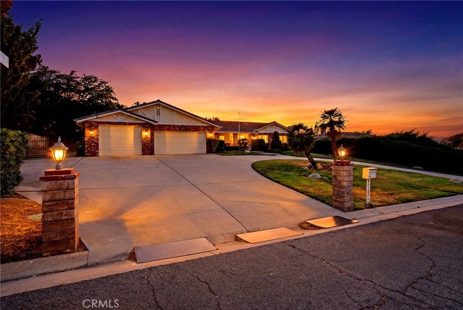 Property photo for 41653 62nd Street W, Palmdale, CA