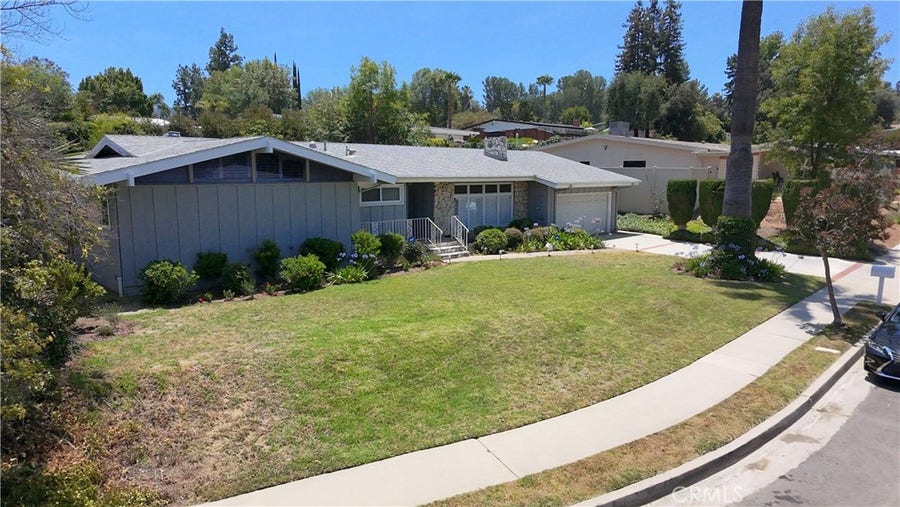 Property photo for 18836 La Amistad, Tarzana, CA