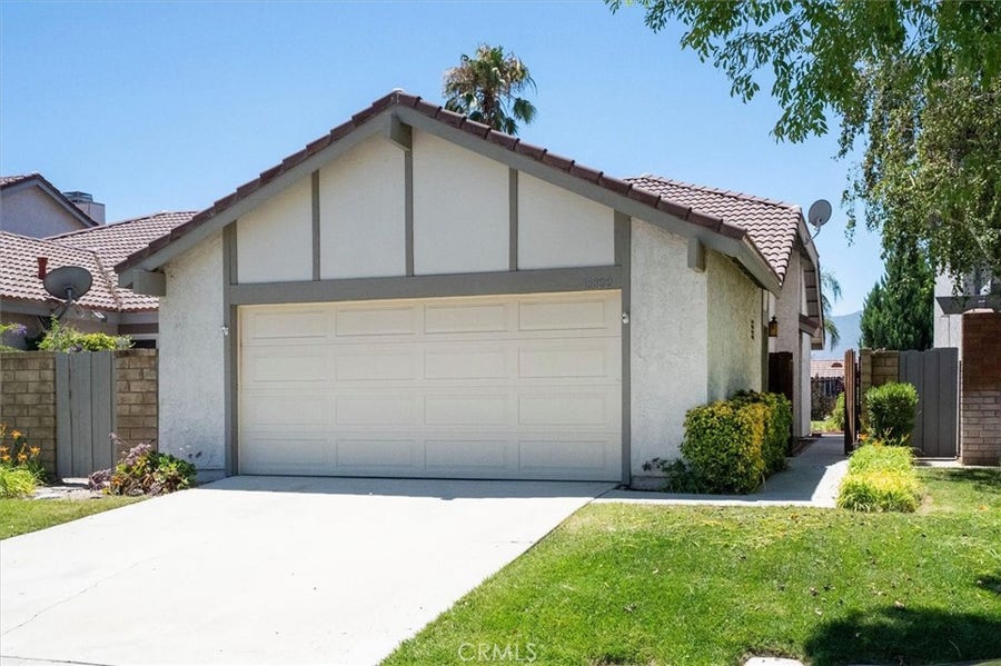 Property photo for 15822 Ada Street, Canyon Country, CA