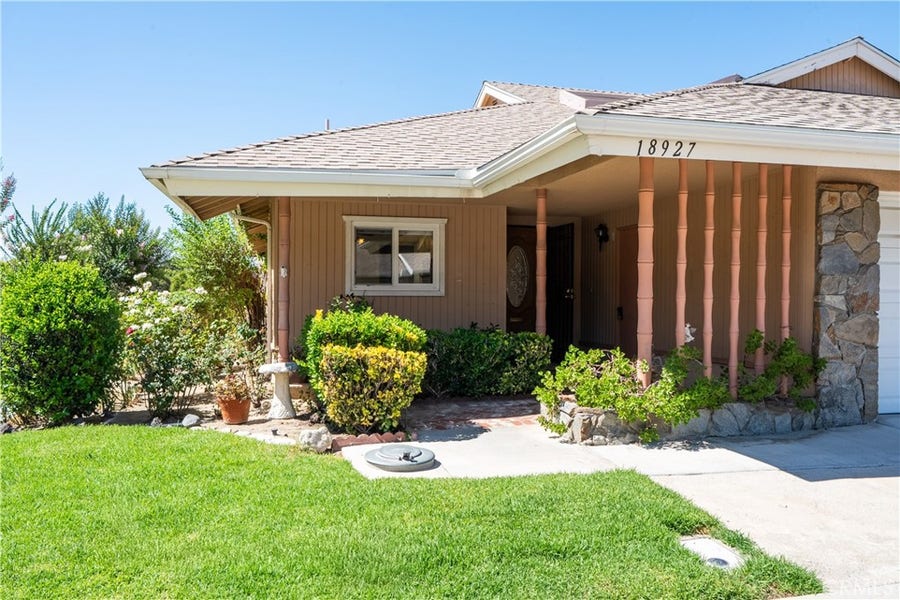 Property photo for 18927 Circle Of Friends, Newhall, CA