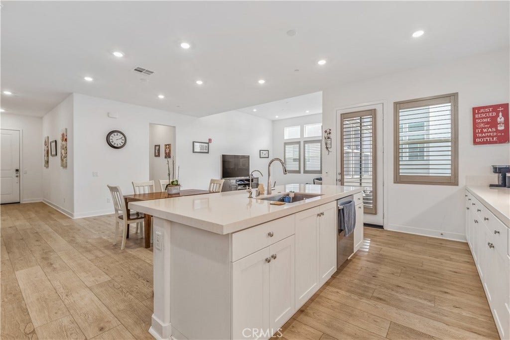27227 Diamond Peak Lane, #302, Valencia, CA 91381 27227 Diamond Peak Lane, #302, Valencia, CA 91381