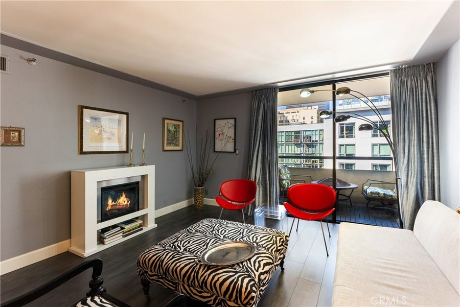 Property photo for 600 W 9th, #811, Los Angeles, CA