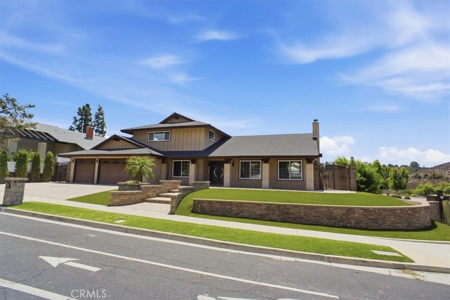 Property photo for 334 W Avenida De Las Flores, Thousand Oaks, CA
