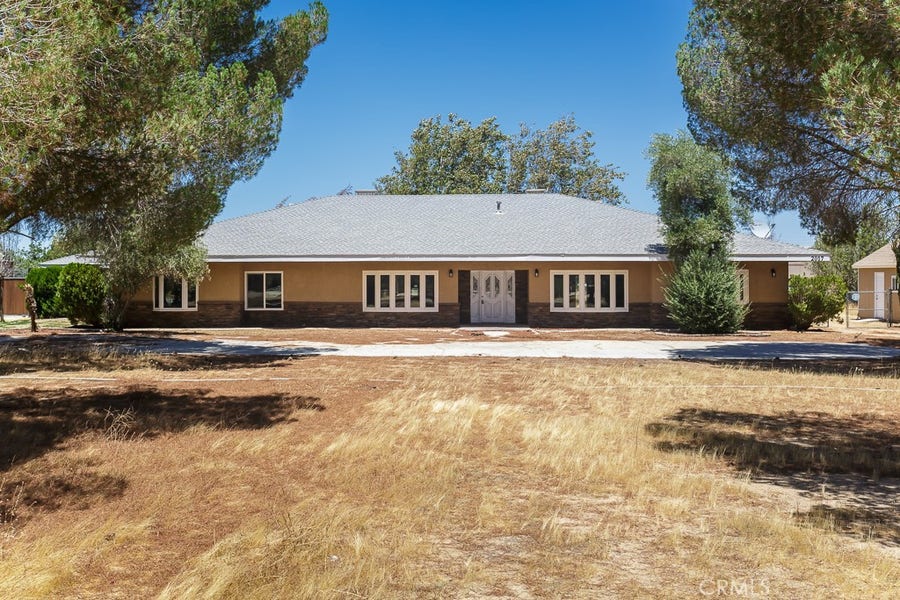 Property photo for 2017 W Avenue O4, Palmdale, CA