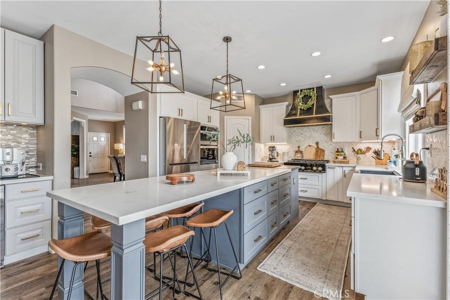 Property photo for 27730 Mariposa Ln, Castaic, CA
