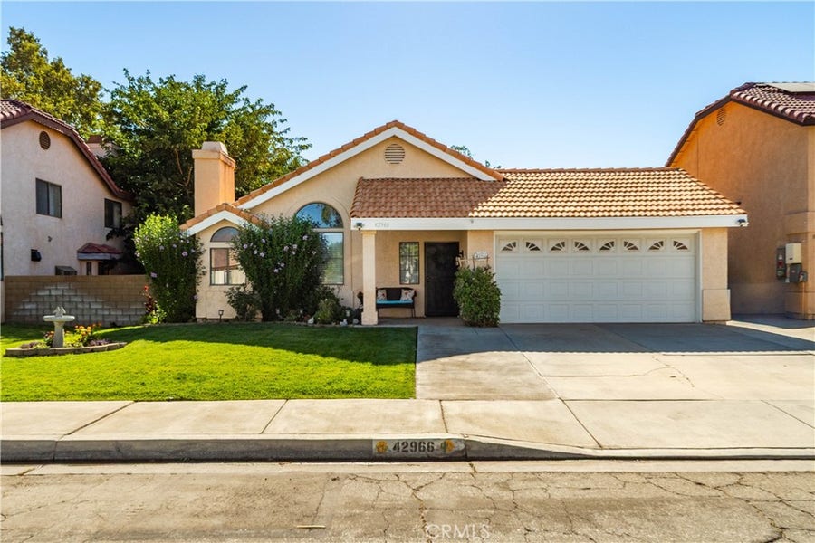 Property photo for 42966 Pearlwood Drive, Lancaster, CA