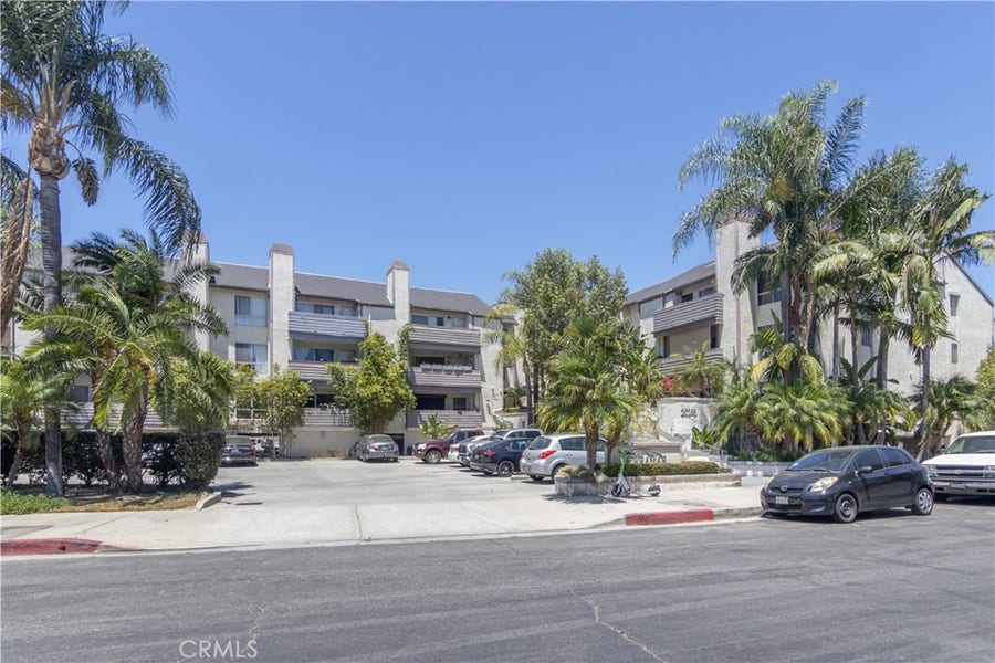 Property photo for 20253 Keswick Street, #318, Winnetka, CA