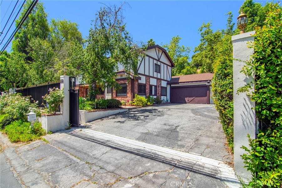 Property photo for 5515 Shirley Avenue, Tarzana, CA