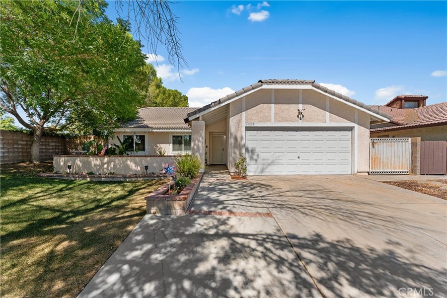 Property photo for 44003 Shad, Lancaster, CA