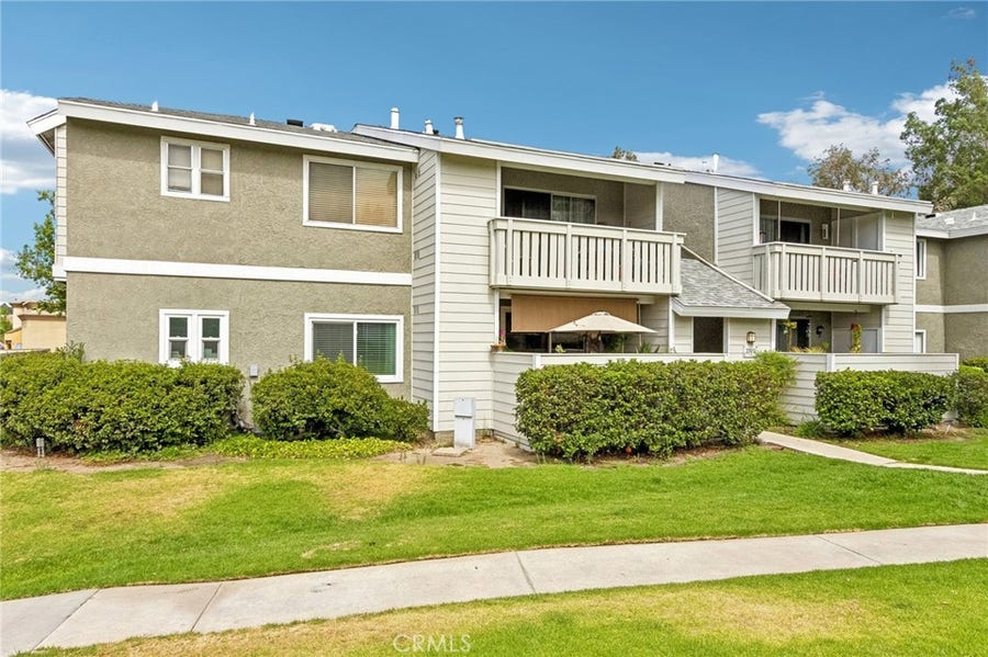 Property photo for 27612 Susan Beth Way, #C, Saugus, CA