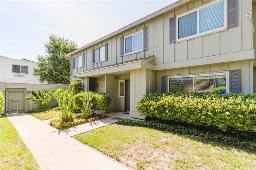 Property photo for 20120 Runnymede Street, #15, Winnetka, CA